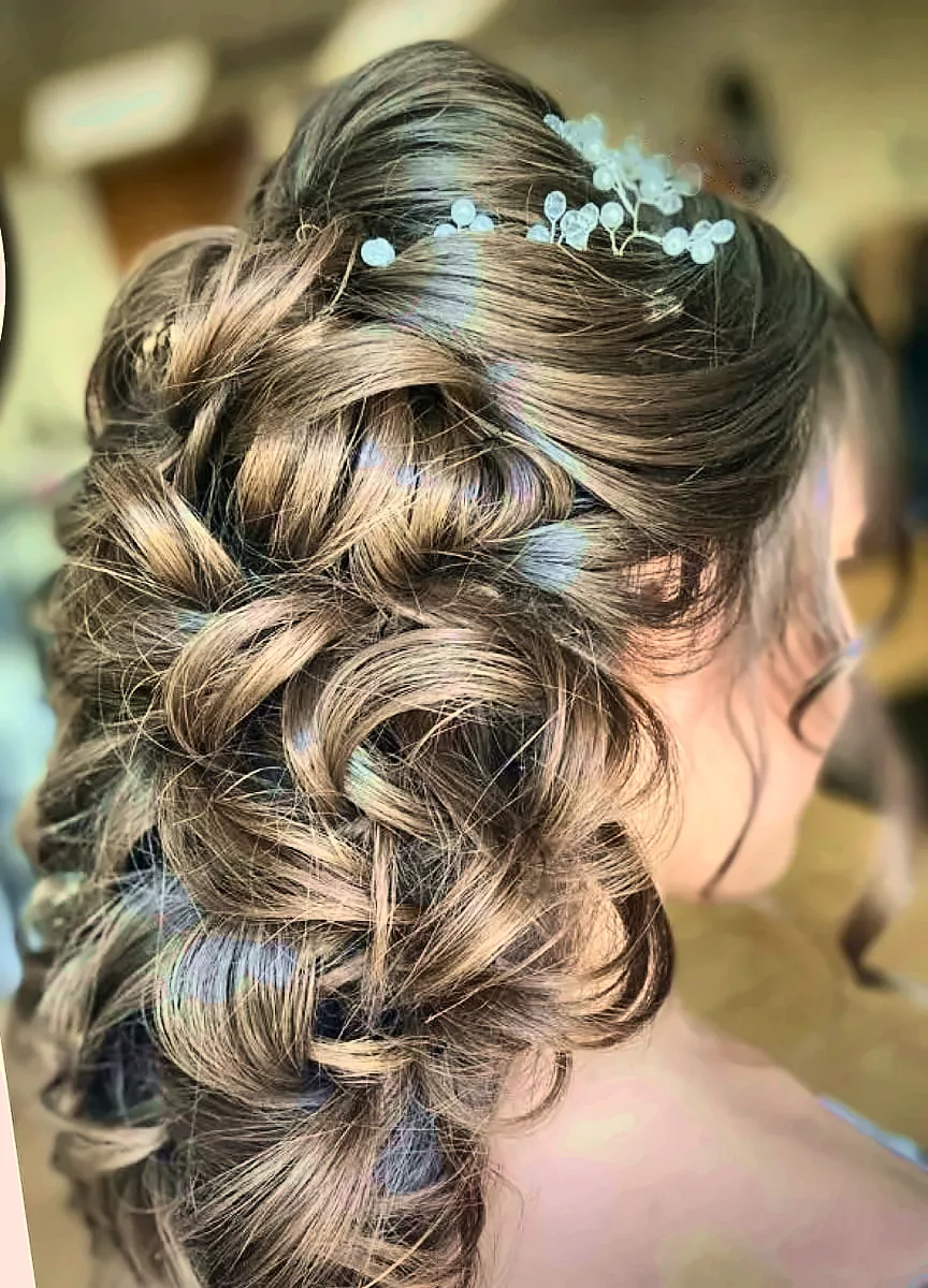 Peinado recogido para evento