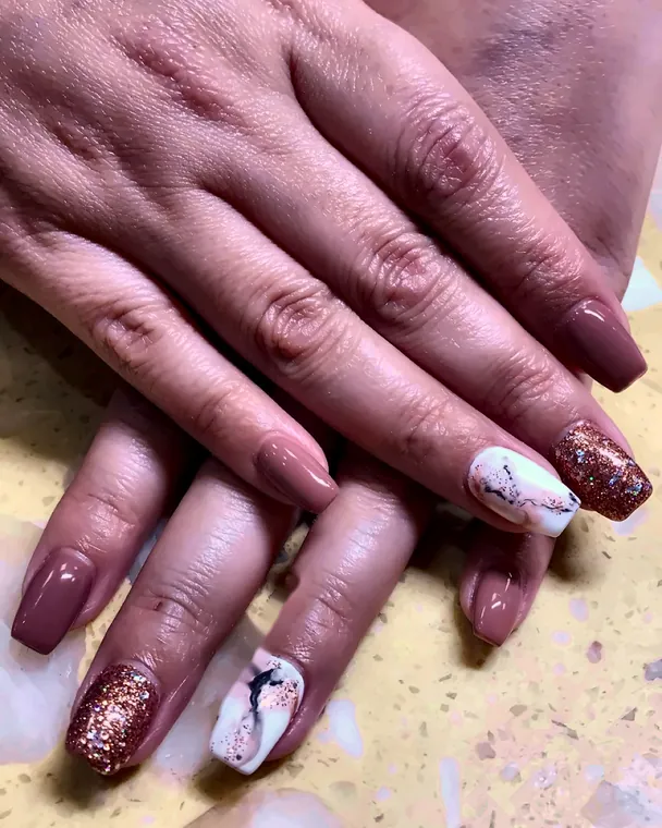 Uñas acrílicas con glitter