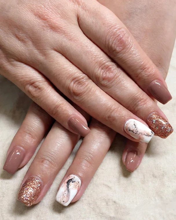 Uñas acrílicas con glitter